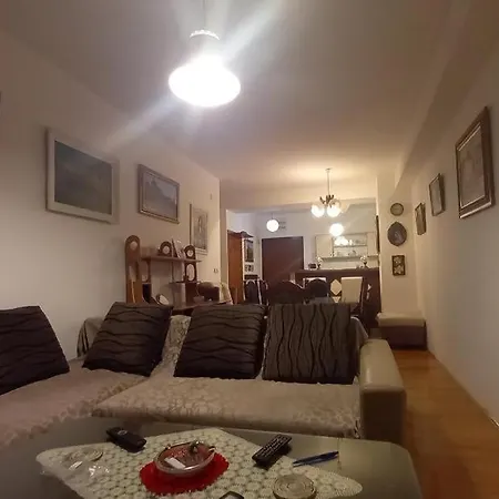 Apartament Modern And Stylish
